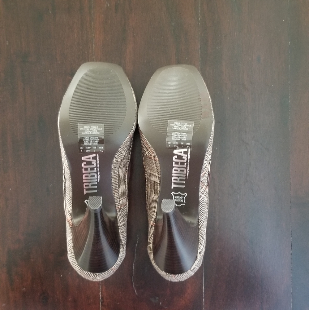 TRIBECA by KENNETH COLE - "Rain-Bow" Brown Plaid Pumps - Size 7 - Picture 3 of 10